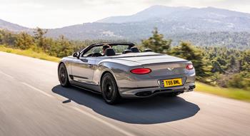 Colour , Plateado/Gris Image type , Dinámica Angle , Trasero 3/4 Angle , Perfil Lateral General , Rendimiento Current Models , Continental GT Convertible , Continental GT Convertible S Current Models , Continental GT Convertible , Continental GT Convertible Current Models , Continental GT Convertible 