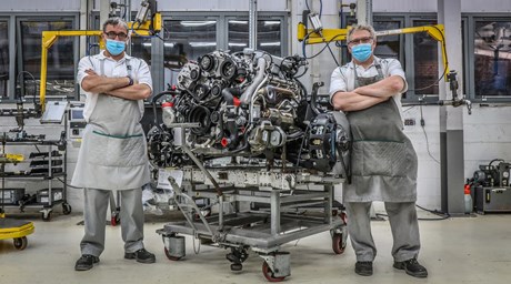 BENTLEY'S GREAT EIGHT FINISHES PRODUCTION