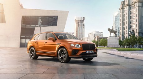NEW BENTAYGA ENHANCED FURTHER WITH AKRAPOVIČ SPORTS EXHAUST AND RANGE OF BENTLEY ACCESSORIES