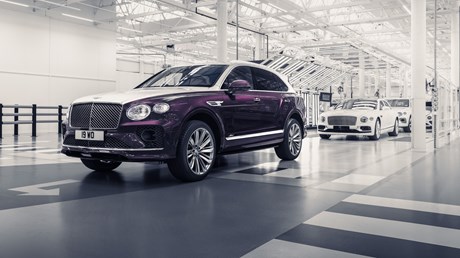 EL BENTAYGA SPEED SE RECONVIERTE EN HONOR AL BALLET RUSO