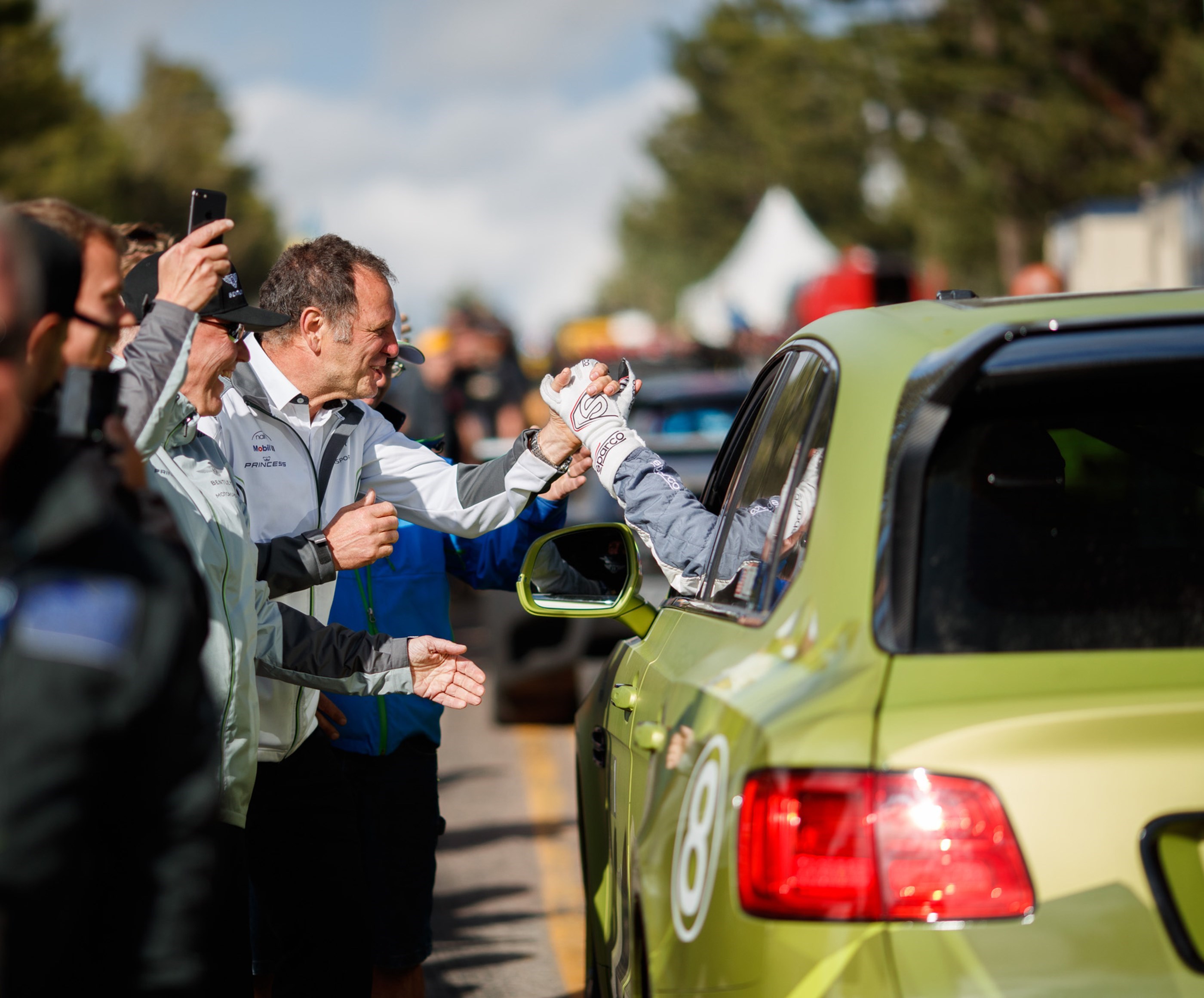 BENTAYGA BREAKS SUV RECORD AT PIKES PEAK