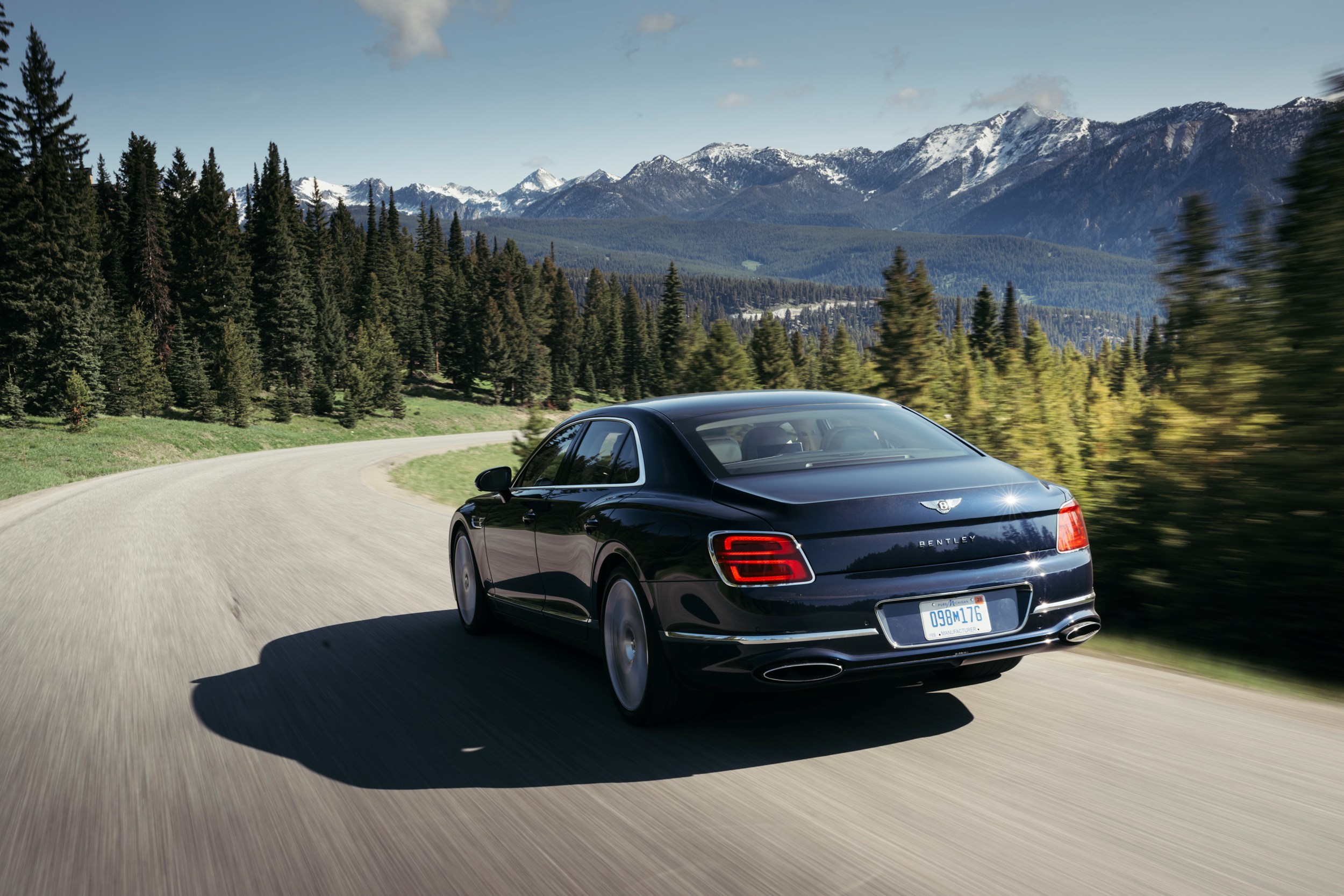 Colour , Blue Image type , Action Angle , Rear 3/4 Current Models , Flying Spur , Flying Spur Azure 