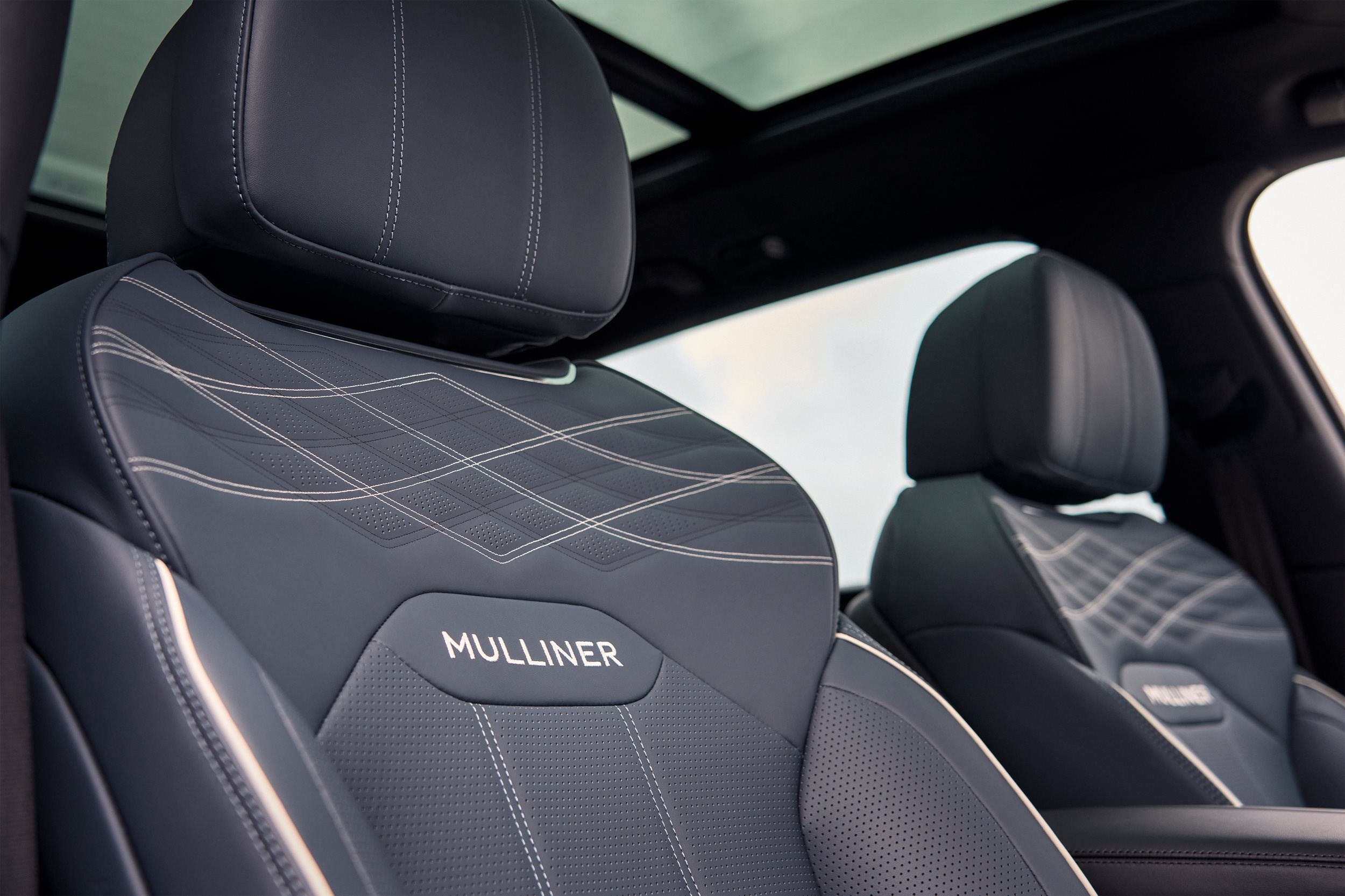 Image type , Detail Angle , Interior Current Models , Bentayga EWB , Bentayga EWB Mulliner Bentayga EWB Model Page Tag , Bentayga EWB Mulliner Model Page Tag 