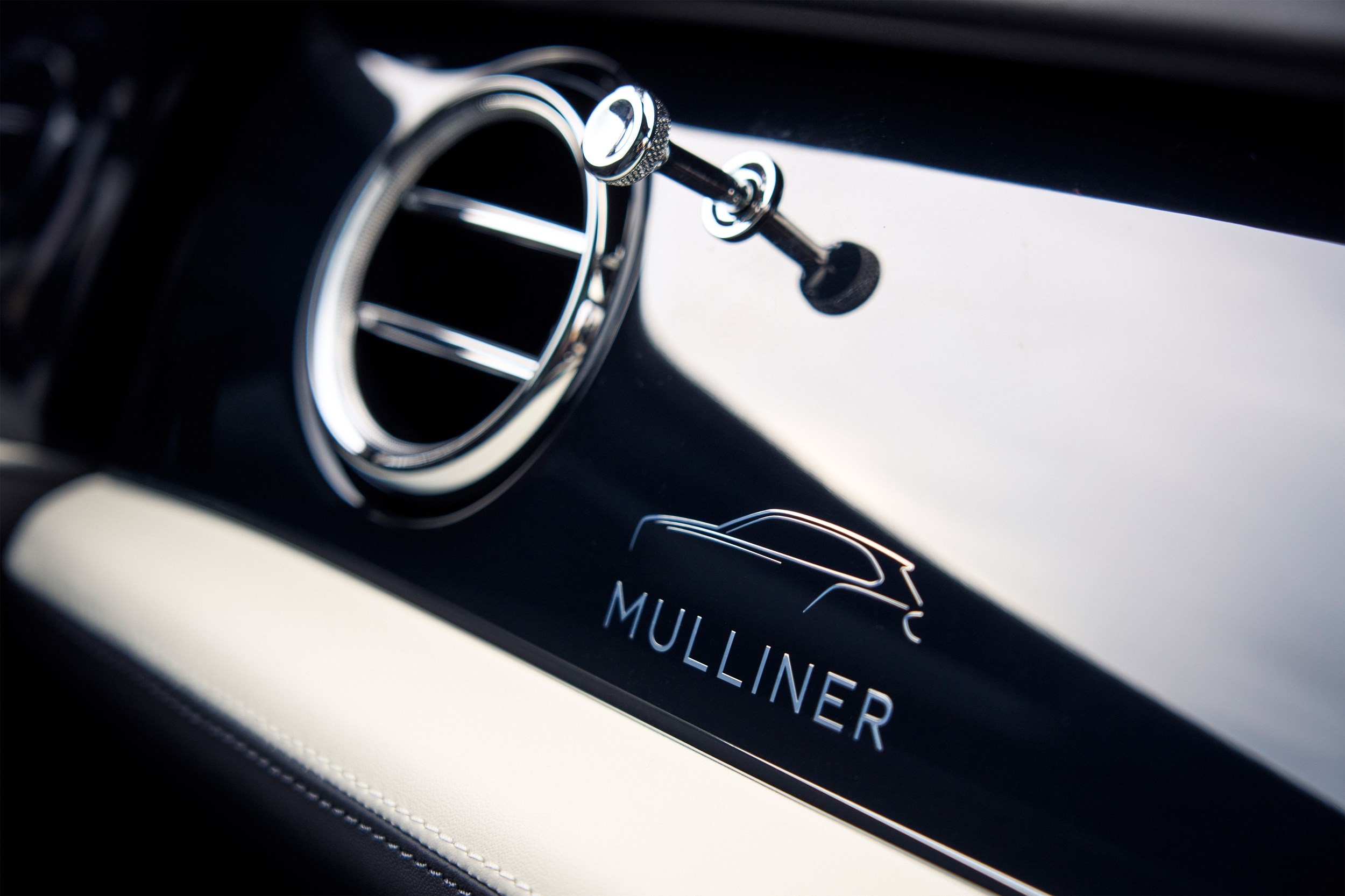 Image type , Detail Angle , Interior Current Models , Bentayga EWB , Bentayga EWB Mulliner Bentayga EWB Model Page Tag , Bentayga EWB Mulliner Model Page Tag 