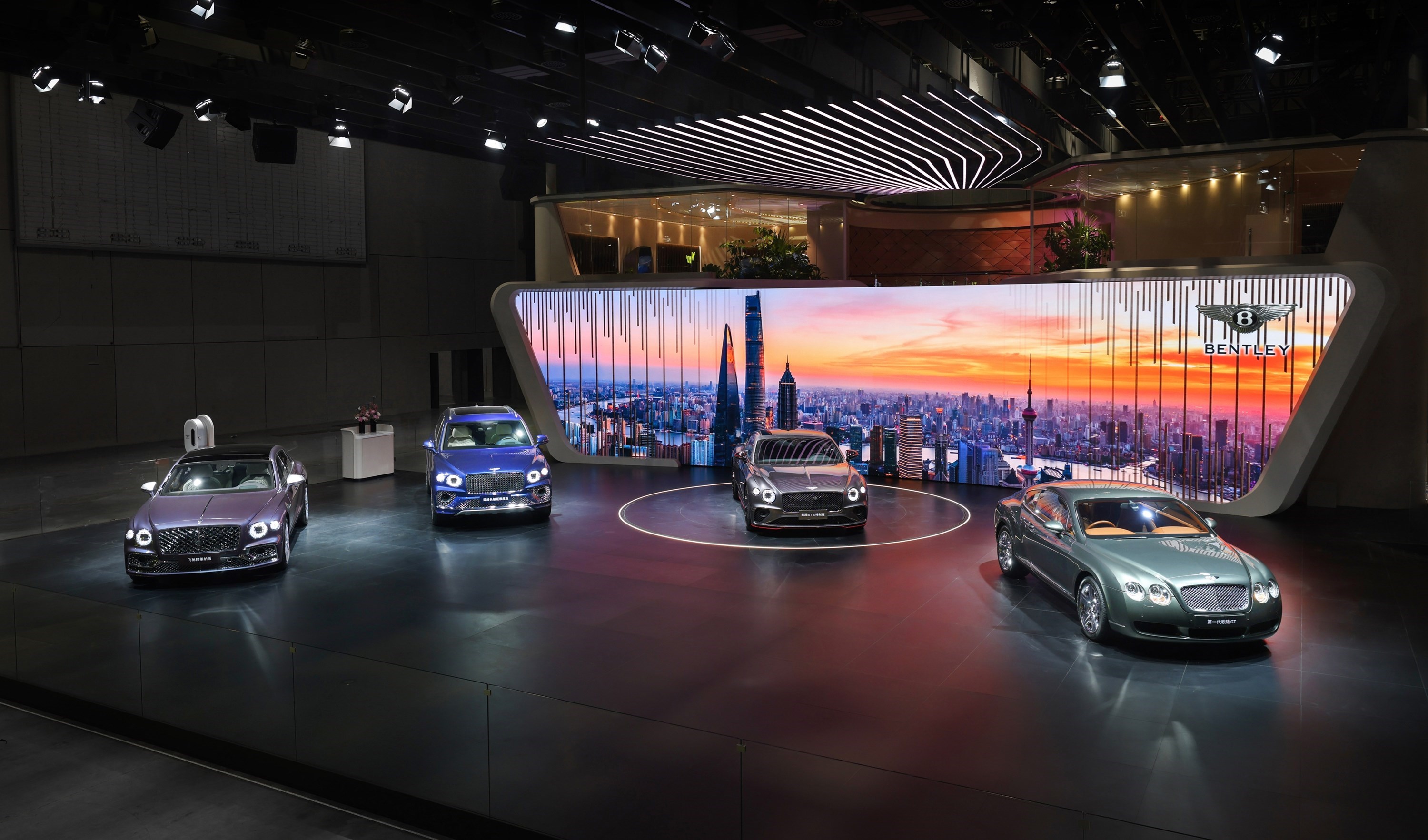 BENTLEY MOTORS PRESENTS ITS NEW SIGNATURE DESIGN FOR PHYSICAL BRAND SPACES – A CONTEMPORARY INTERPRETATION OF ITS ICONIC DIAMOND GRAPHIC