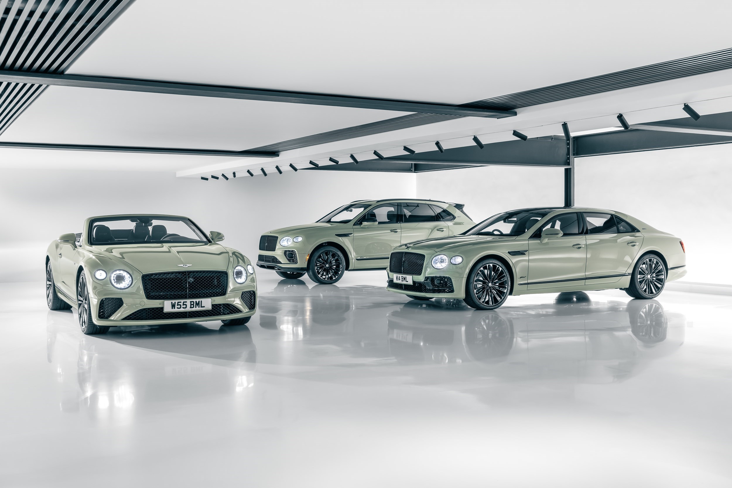 Colour , Green Image type , Studio Angle , Side/Profile Angle , Front W12 Current Models , Continental GT Convertible , Continental GT Convertible Current Models , Continental GT , Continental GT Current Models , Bentayga , Bentayga 
