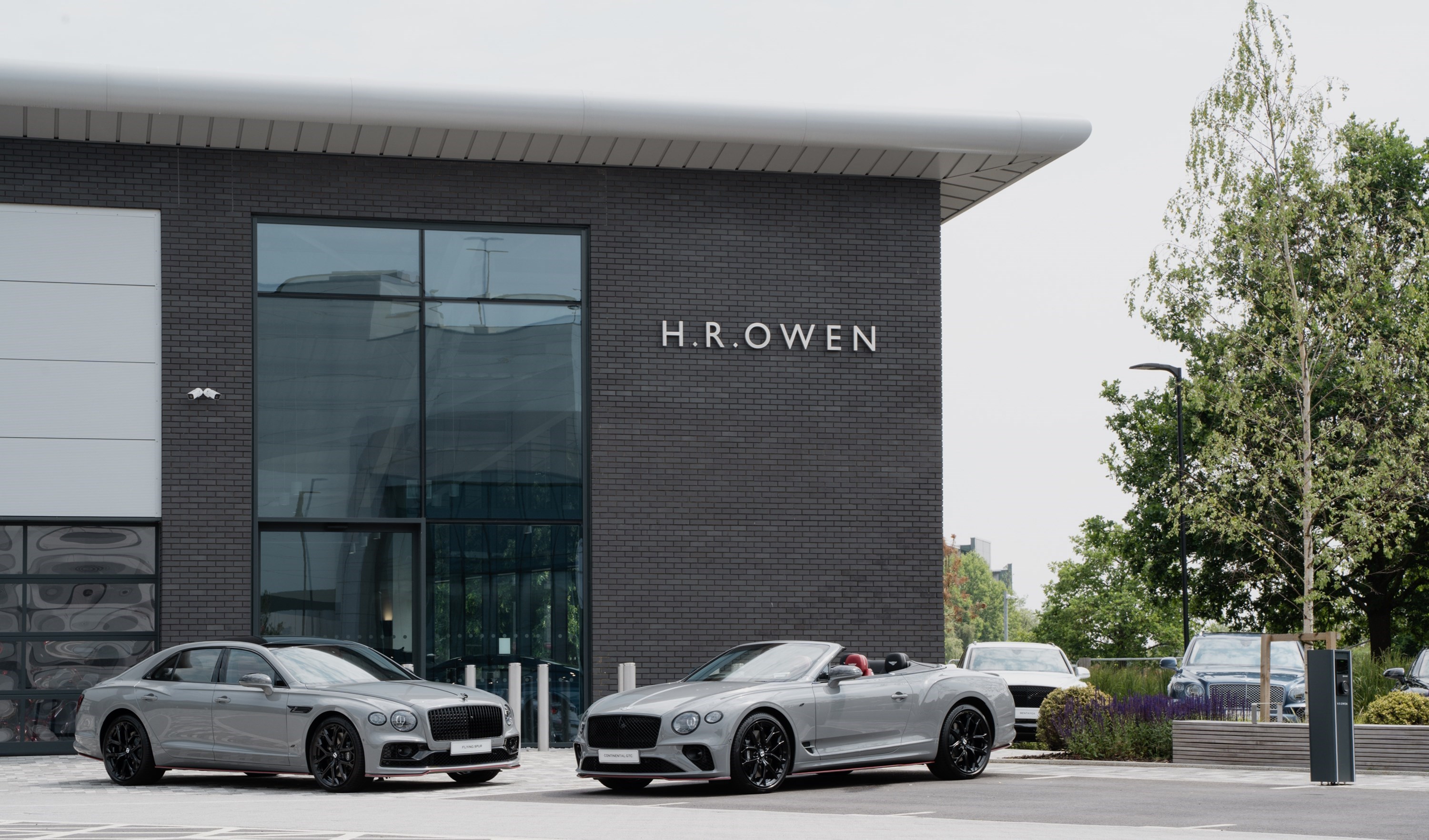 BENTLEY HATFIELD OPENS NEW FLAGSHIP SHOWROOM