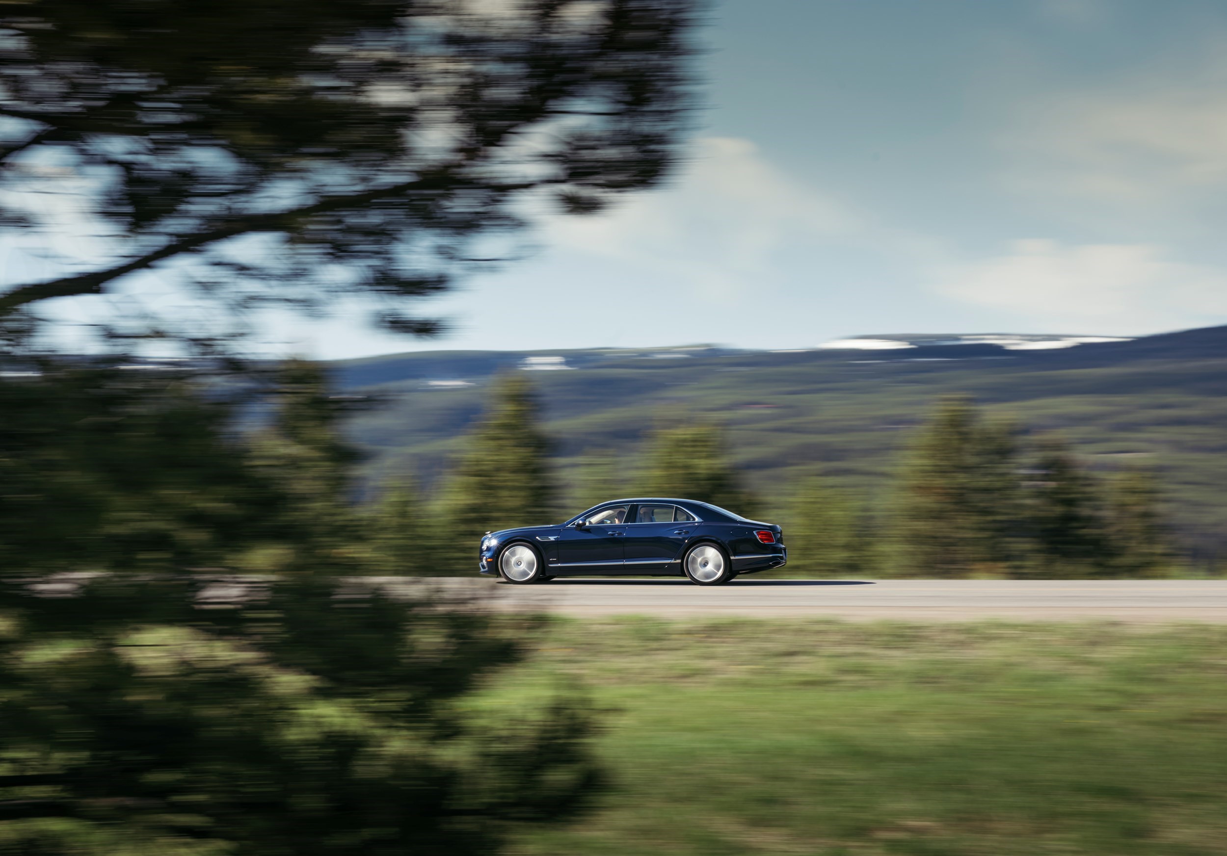 Colour , Blue Image type , Action Angle , Side/Profile Current Models , Flying Spur , Flying Spur Azure 