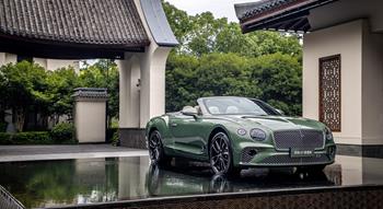 Colour , Green Image type , Static Angle , Front 3/4 Current Models , Continental GT Convertible , Continental GT Convertible 