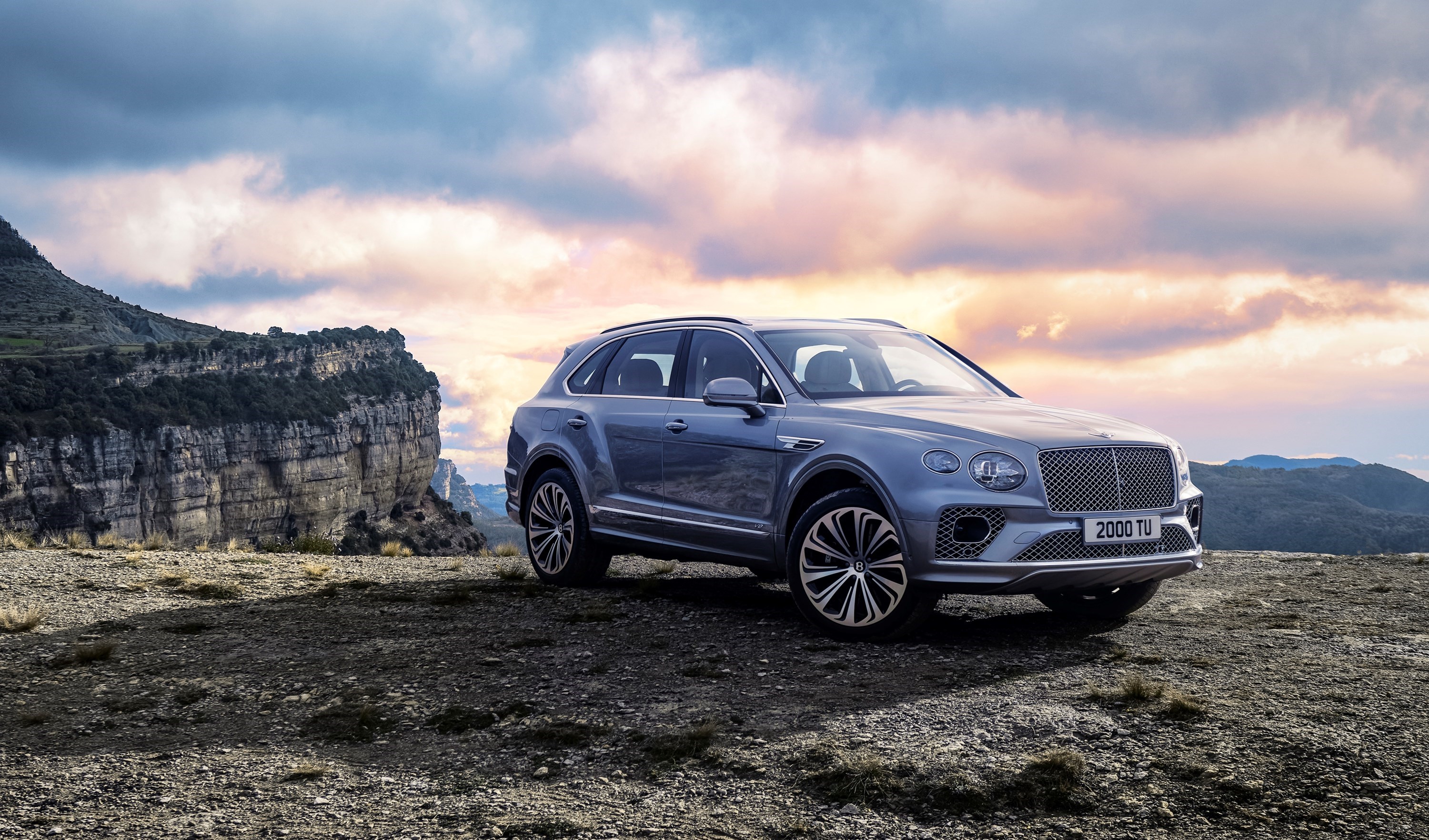 NEW BENTLEY BENTAYGA - THE DEFINITIVE LUXURY SUV