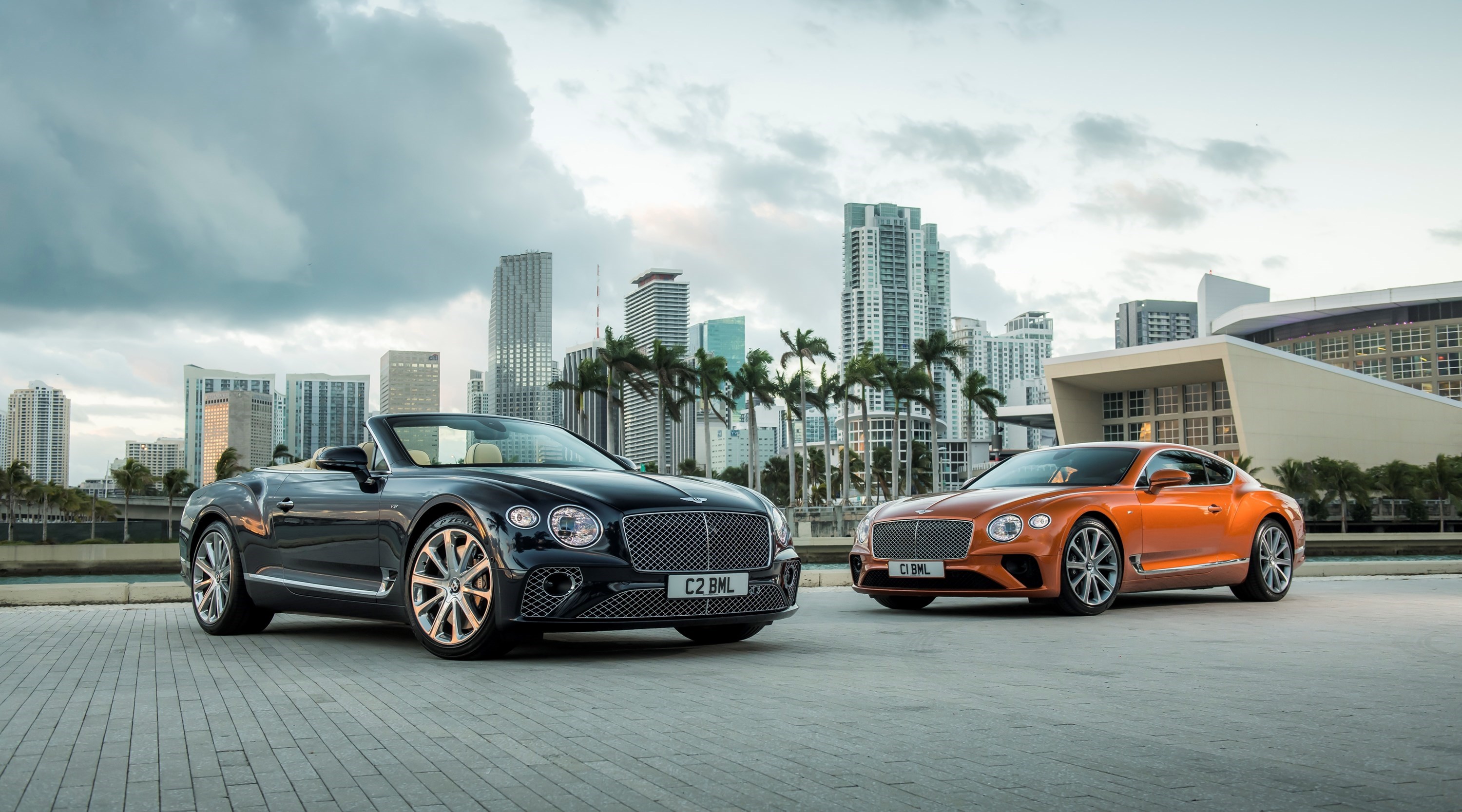 DIROMPENTI, ELEGANTI E REALIZZATE INTERAMENTE A MANO: NUOVE CONTINENTAL GT V8 E GT V8 CONVERTIBLE
