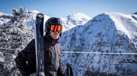 BENTLEY POWERS ONTO THE PISTE IN EXCITING&nbsp;NEW VENTURE WITH BOMBER SKI