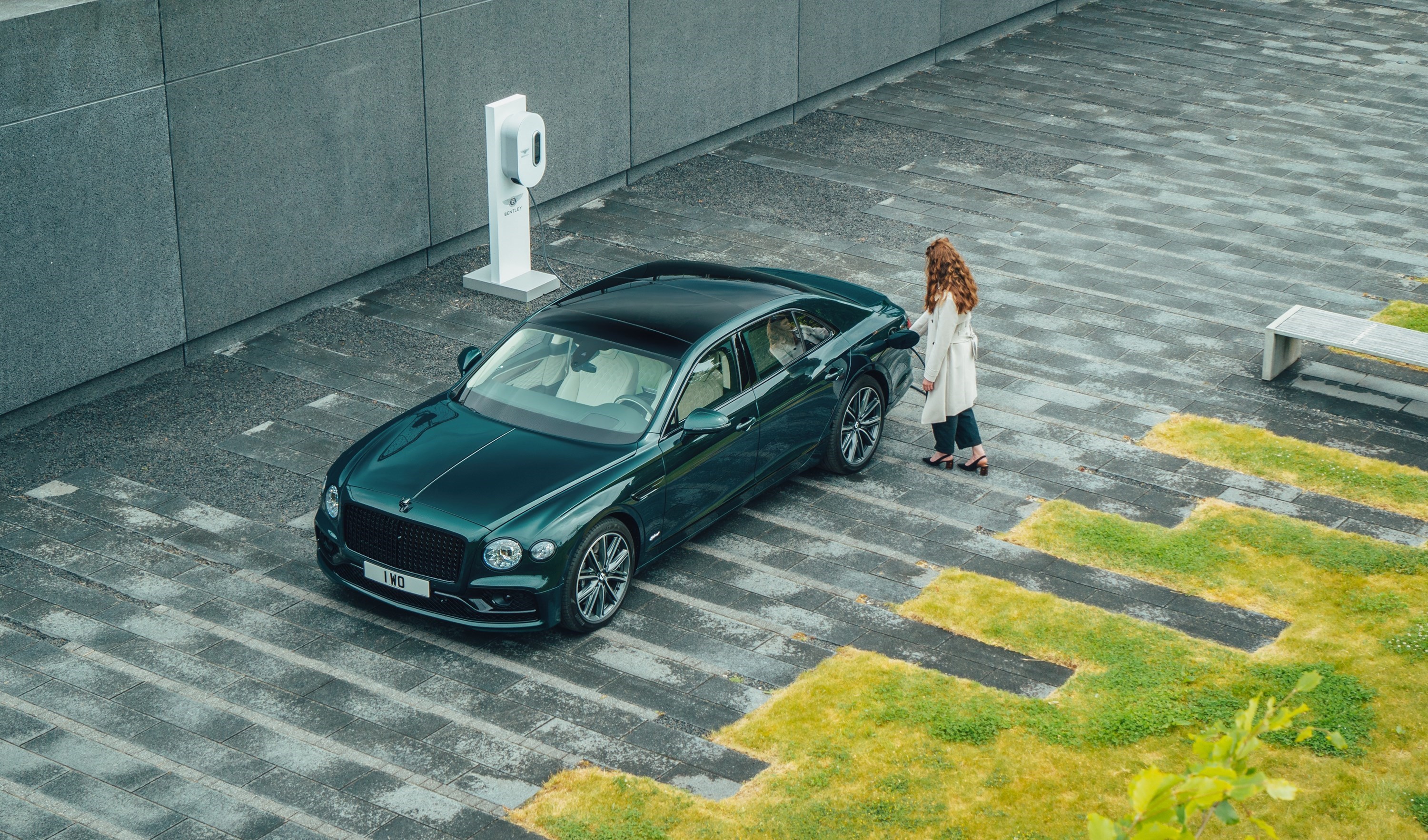 BENTLEY SEEKS EXTRAORDINARY TALENT TO ACCELERATE PATH TO FULL ELECTRIFICATION