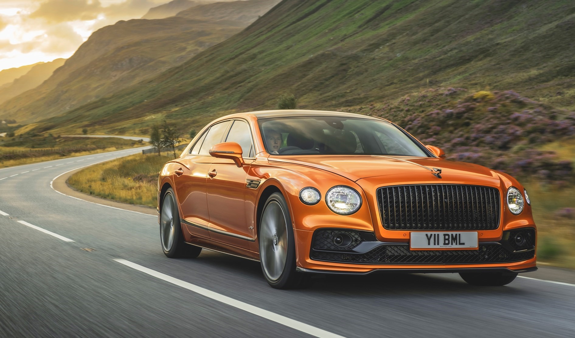 LA GAMMA DI PRODOTTI BENTLEY SI COMPLETA CON LA FLYING SPUR SPEED