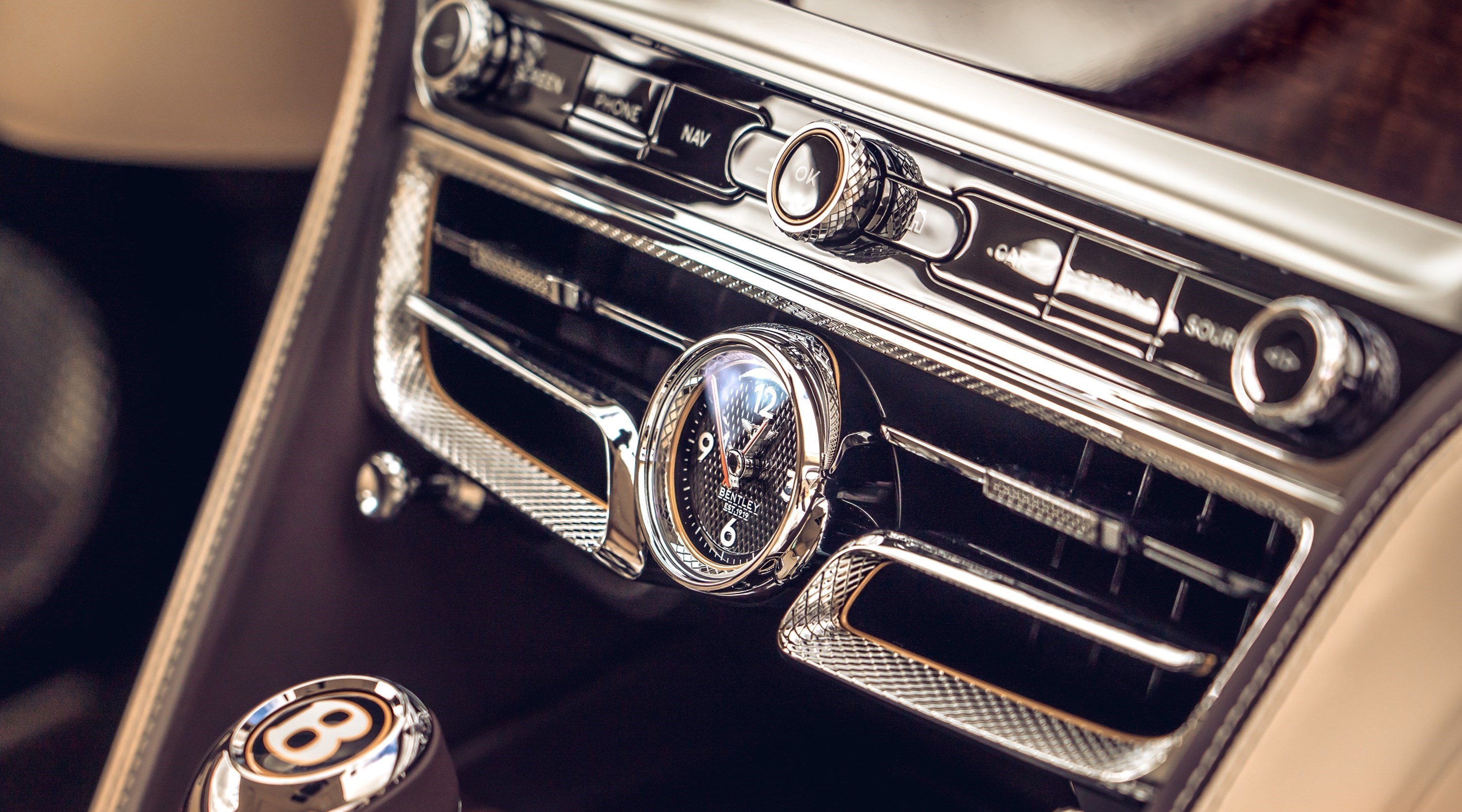 THE NEW FLYING SPUR IN DETAIL: THE STORY OF DIAMOND KNURLING