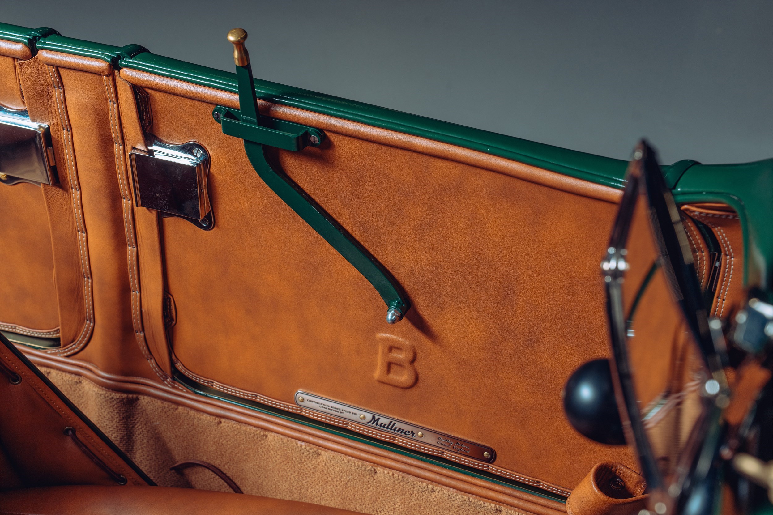 Image type , Detail Angle , Interior Current Models , Speed Six Speed Six Model Page Tag 