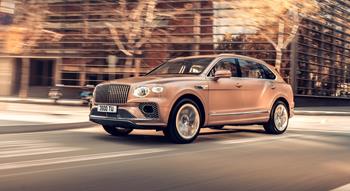 Colour , Rotgold Image type , In Bewegung Angle , Seitenprofil Angle , Front 3/4 General , Innovation General , Handwerkskunst Current Models , Bentayga EWB , Bentayga EWB Bentayga EWB Model Page Tag 