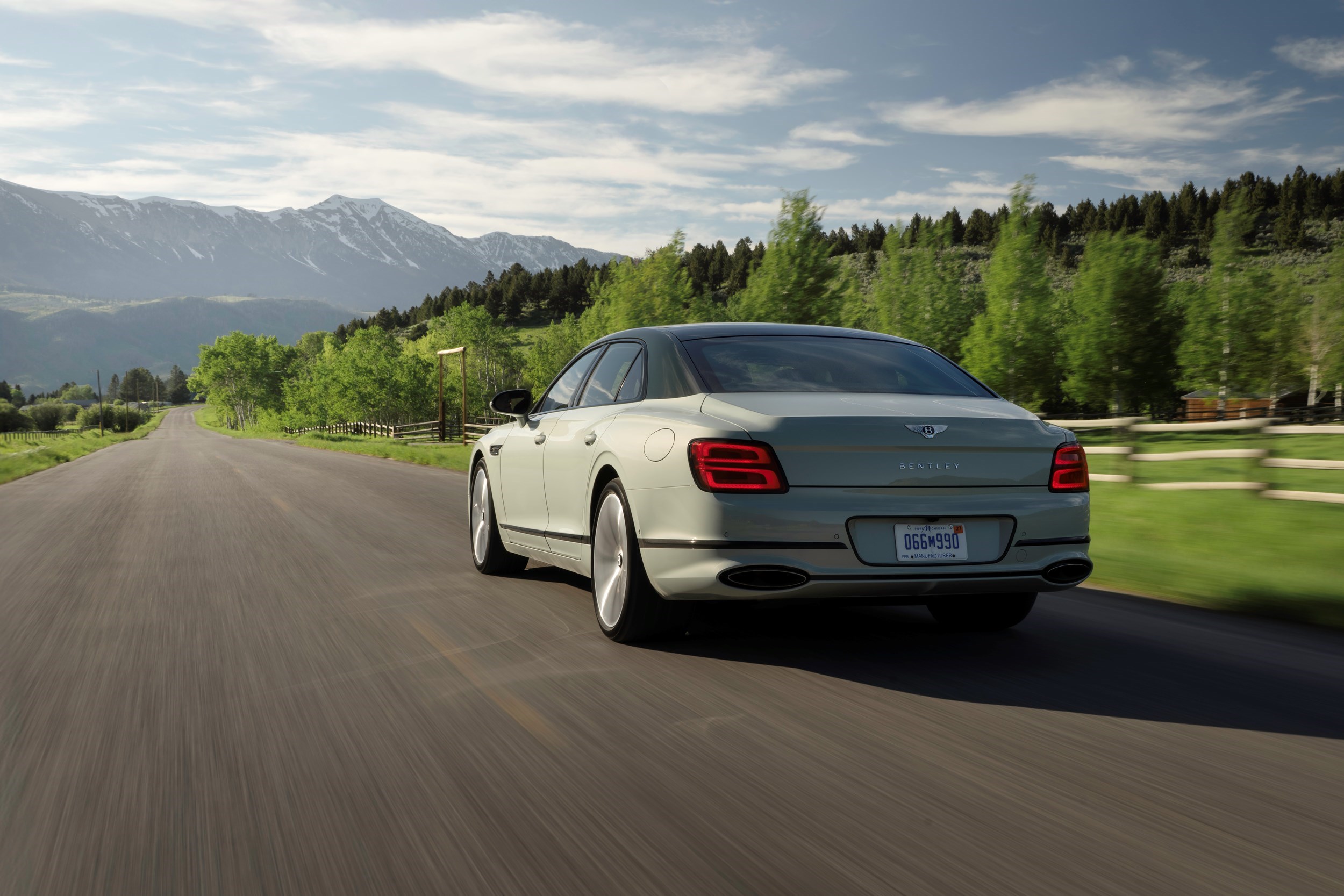 Colour , Green Image type , Action Angle , Rear 3/4 Current Models , Flying Spur , Flying Spur 