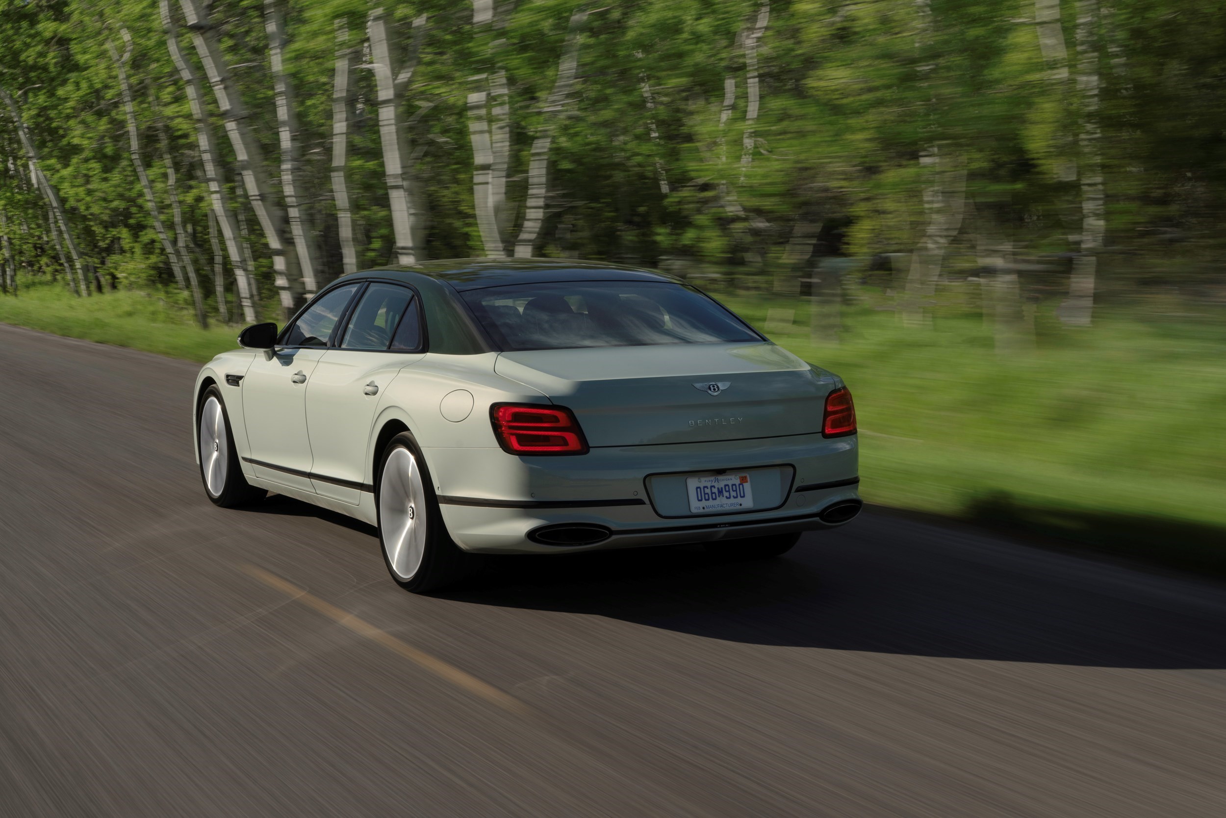 Colour , Green Image type , Action Angle , Rear 3/4 Current Models , Flying Spur , Flying Spur 