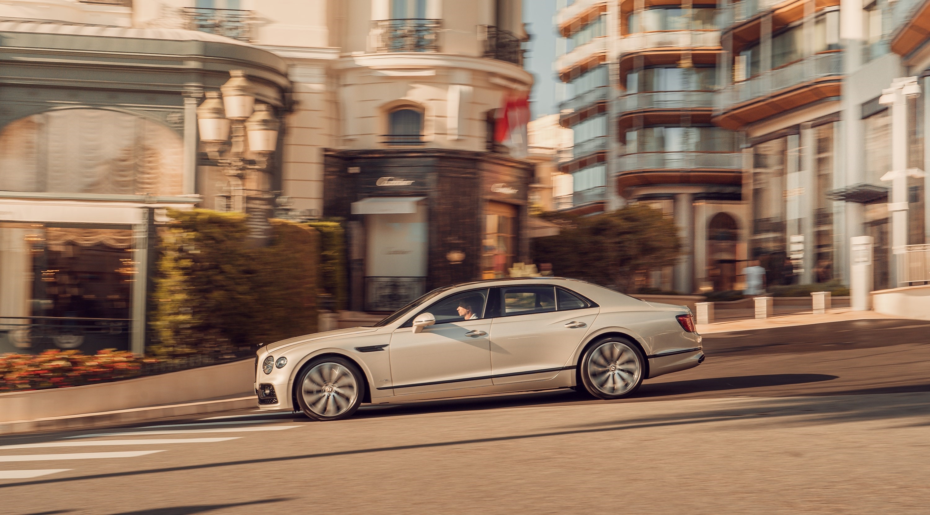 BENTLEY MOTORS DRIVES INTO NEW YORK CITY WITH EPIC CENTENARY CELEBRATION