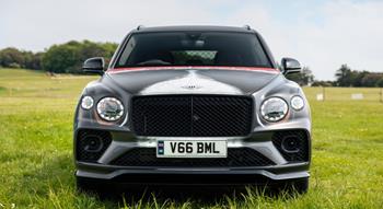 Image type , Stehend Angle , Front Lifestyle , Lifestyle Current Models , Bentayga , Bentayga S Current Models , Bentayga , Bentayga 