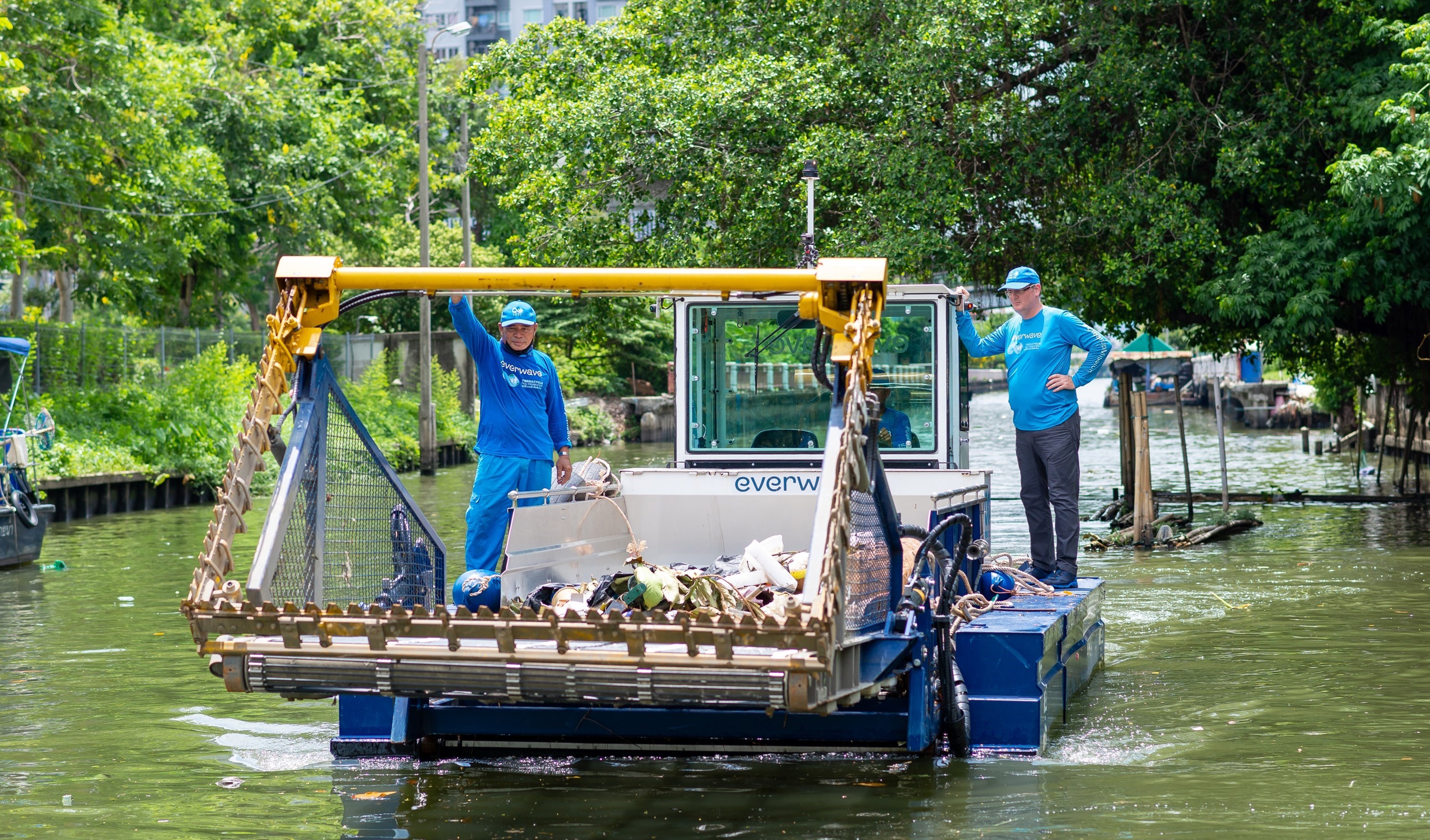 Bentley Environmental Foundation beteiligt sich an Clean-Up Mission mit innovativem Bildungsprojekt in Thailand