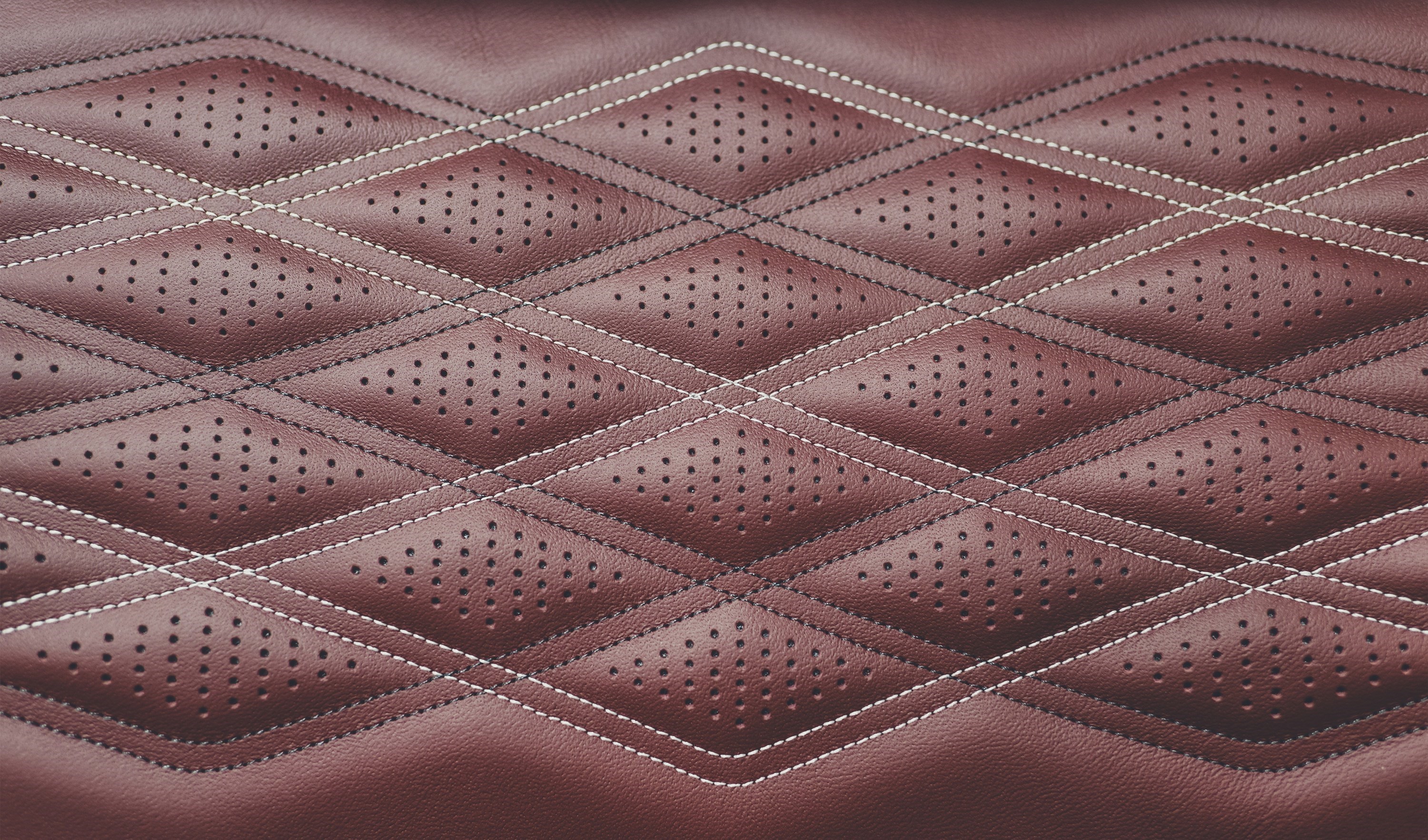 BENTLEY LANCE LE CUIR OLIVE&nbsp;TAN À MONTEREY DANS LE CADRE DE SA DÉMARCHE DE DURABILITÉ