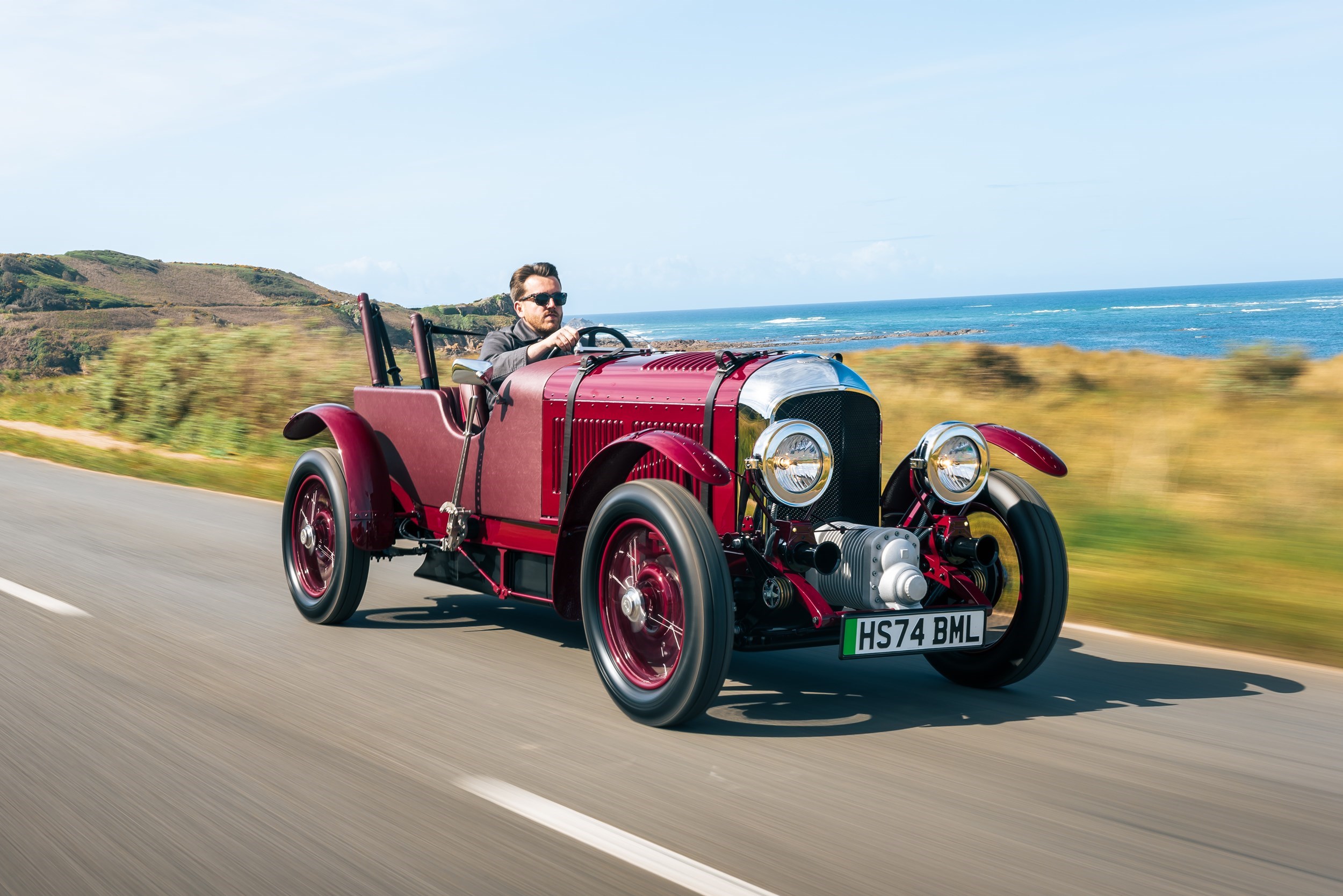 Colour , Rojo Image type , Dinámica Angle , Tres Cuartos Frontal Current Models , Blower , Blower Jnr 